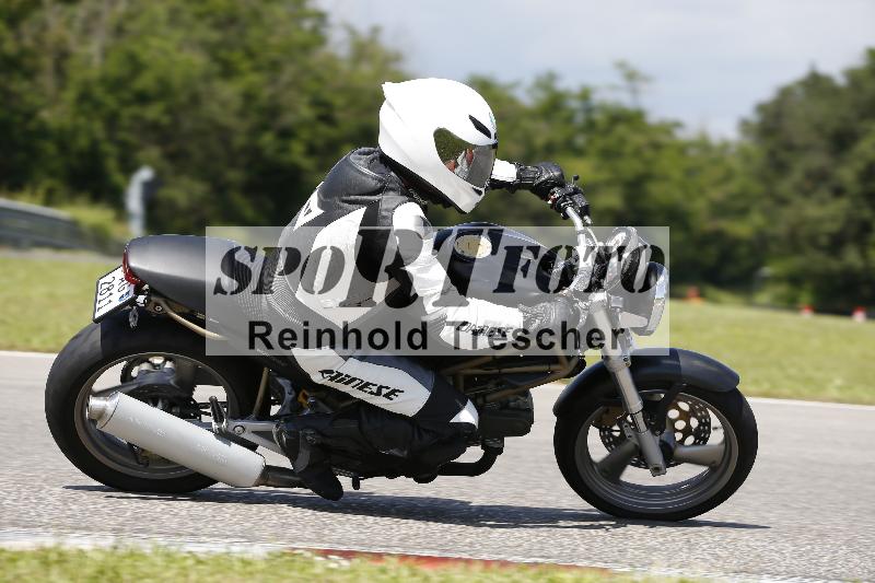 /Archiv-2024/29 12.06.2024 MOTO.CH Track Day ADR/Gruppe blau/92